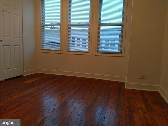 Building Photo - 2967 Weikel St