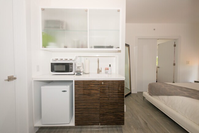 Building Photo - 235 18th St