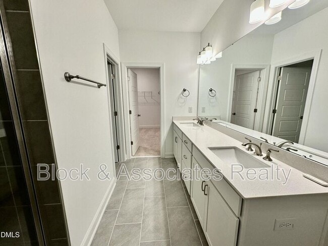 Building Photo - 2093 Maggie Vly Dr
