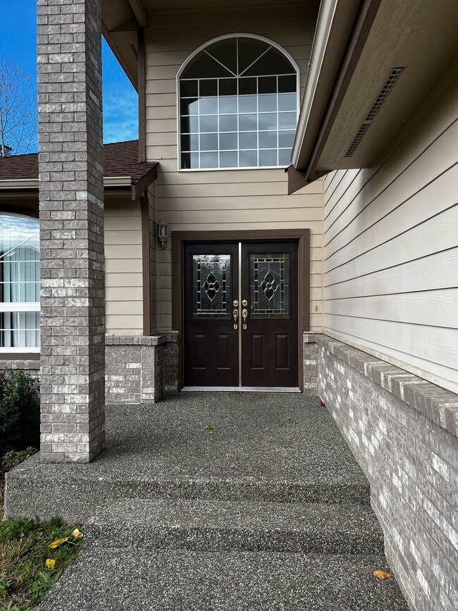 Building Photo - 4031 Glengary Rd