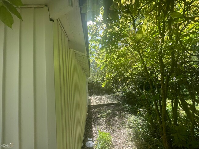 Foto del edificio - 1750 Linwood Ave