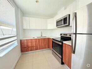 Building Photo - 924 Marseille Dr