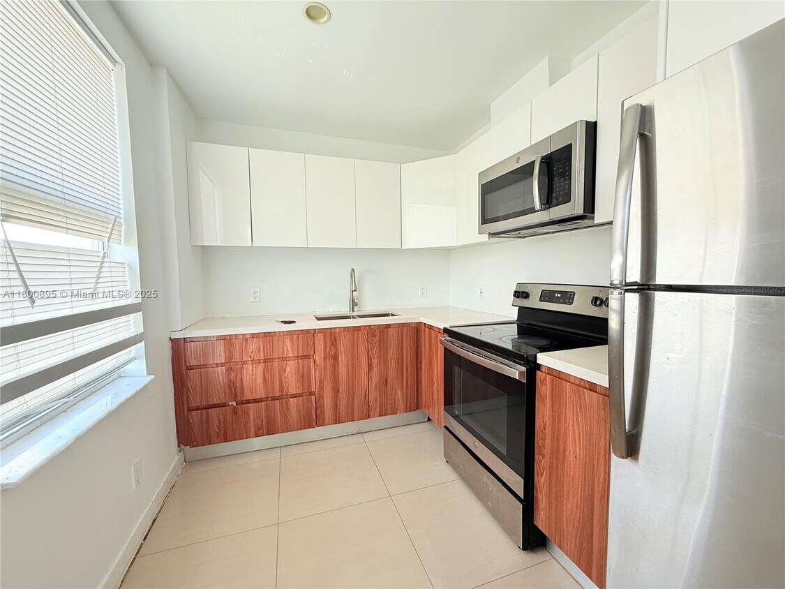 Foto principal - 924 Marseille Dr