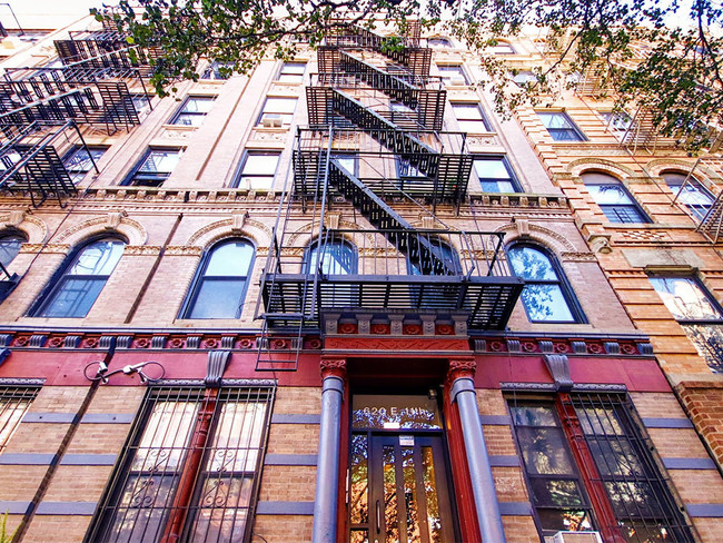 Foto del edificio - 620 East 11th Street