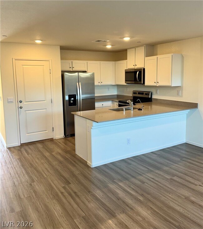 Foto del edificio - 10920 Rollingford Ave