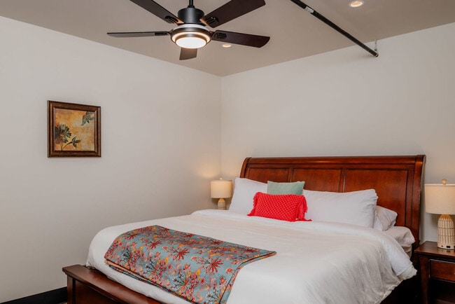 Building Photo - 217 S Badger Ave