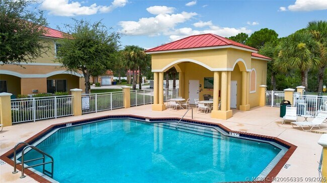 Foto del edificio - 4964 SE Mariner Garden Cir
