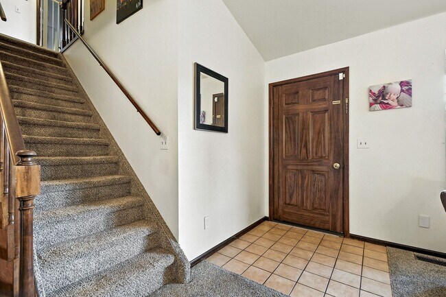 Building Photo - Virginia Village Home with 2 car garage