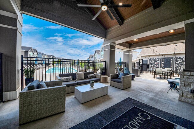 Foto del edificio - 5300 Berkeley Knl Cir