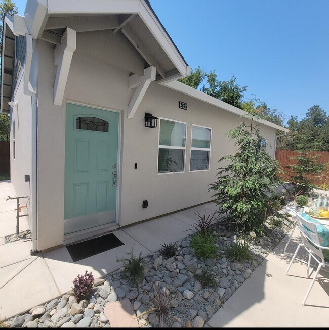 Foto del edificio - 2625 Beaumont St