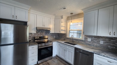 Building Photo - 626 Surfside Dr