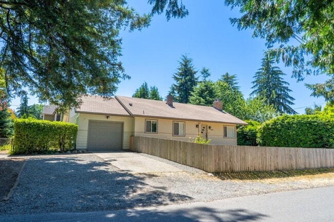 Building Photo - 3Bd/1.5Ba Renton Home