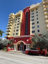 Building Photo - 215 SW 42nd Ave