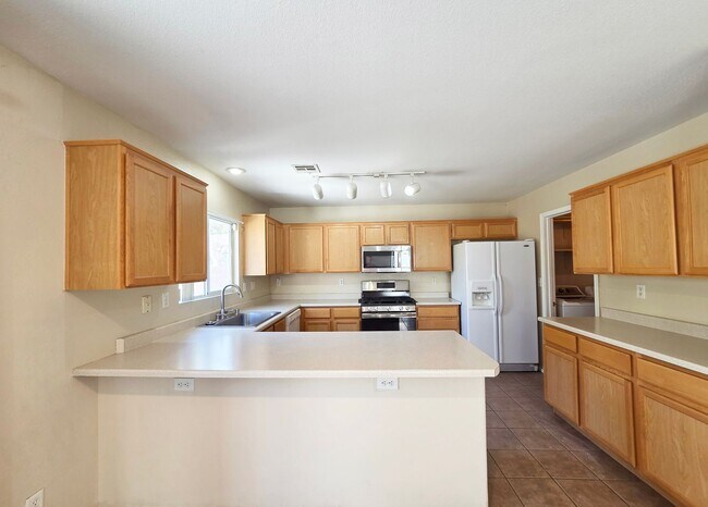Building Photo - 3 Bed + Loft | 2.5 Bath | 1,946 SF