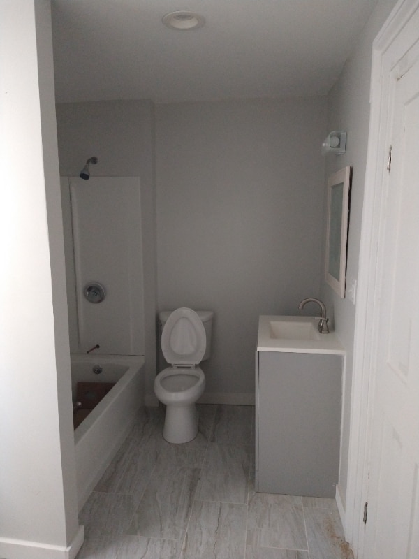 Building Photo - 137 E 2nd St