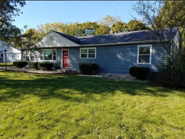Building Photo - 4016 Blackstone Ave