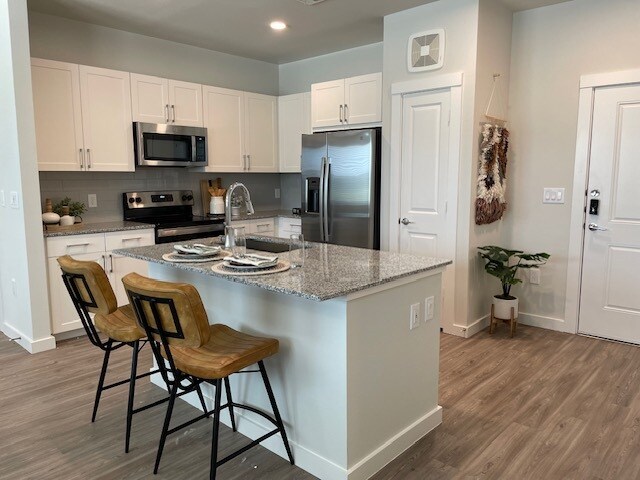 Interior Photo - Prose in the Pines