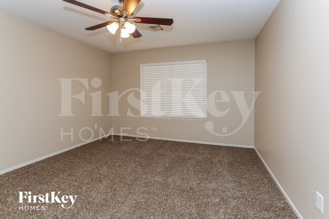 Foto del edificio - 5508 Crinoline Ave