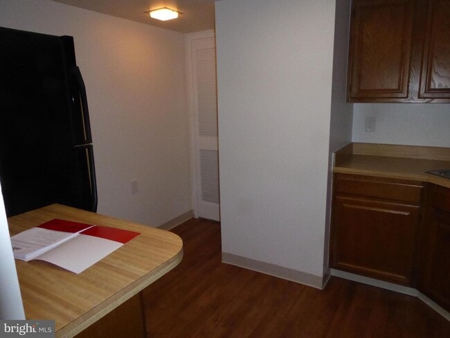 Building Photo - 1427 Northgate Sq