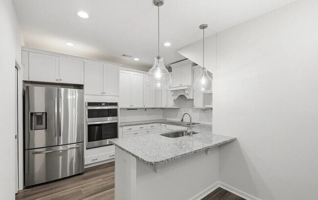 Foto del edificio - 99 Small Pine Ln