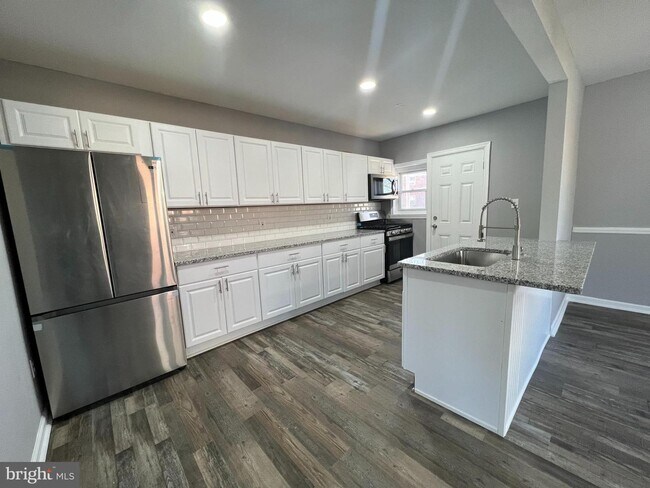 Foto del edificio - 6922 Fieldcrest Rd