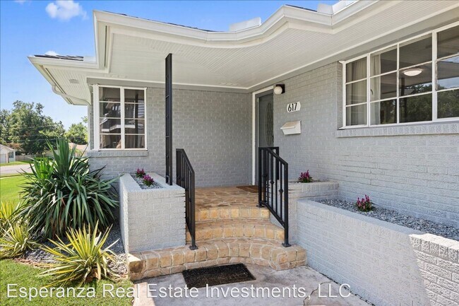 Foto del edificio - 3 br, 2 bath House - 617 S University Dr