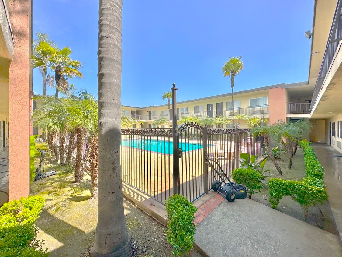 Foto del edificio - Maple Courtyard