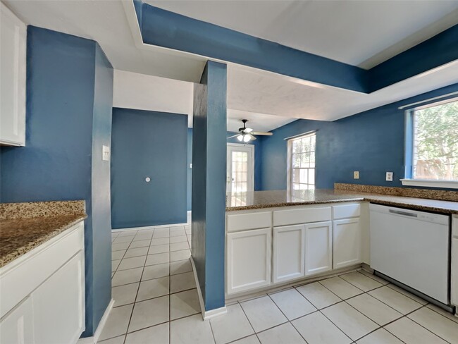 Foto del edificio - 3910 Cedar Forest Dr