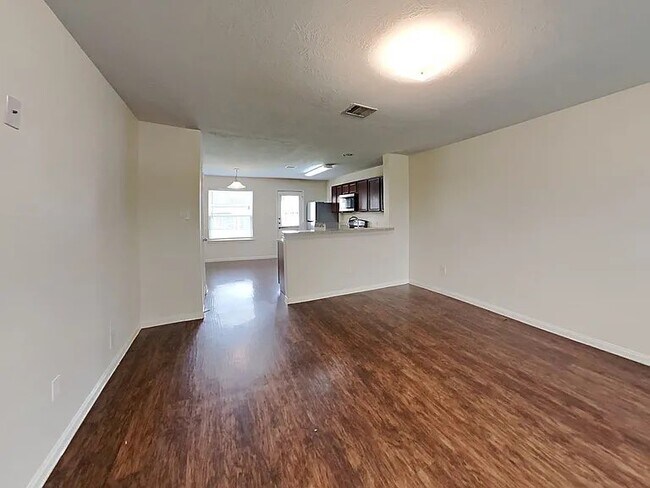 Foto del edificio - 12615 Mountain Daisy Rd