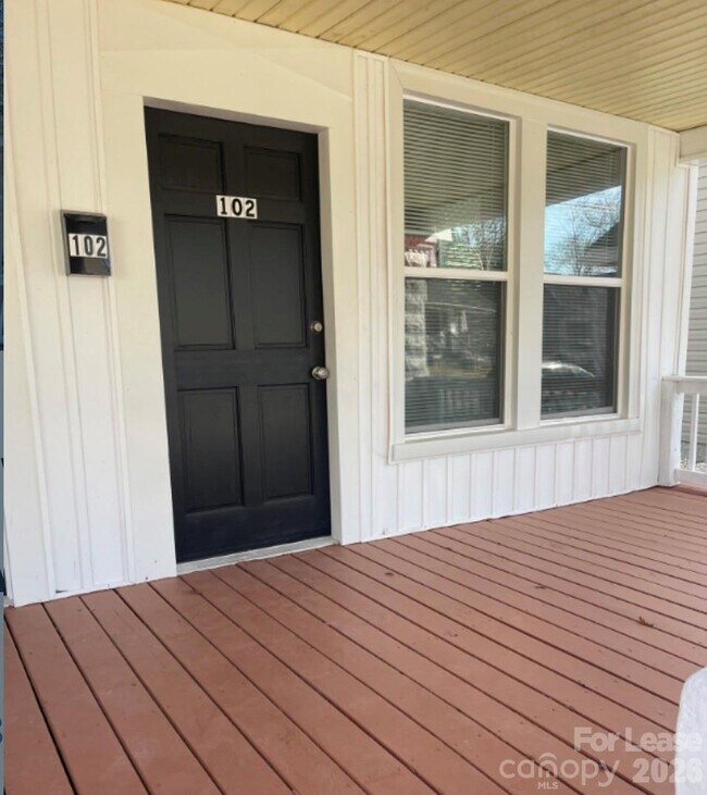 Foto del edificio - 711 S Jackson St