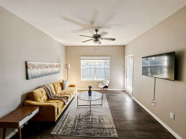 Foto del edificio - 6225 Saratoga Blvd