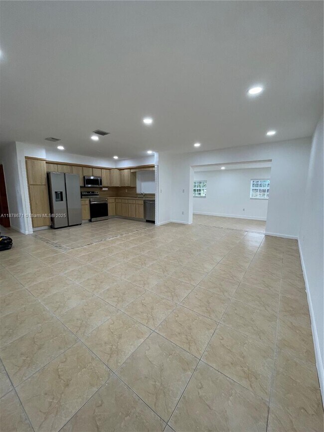 Foto del edificio - 894 W 69th St