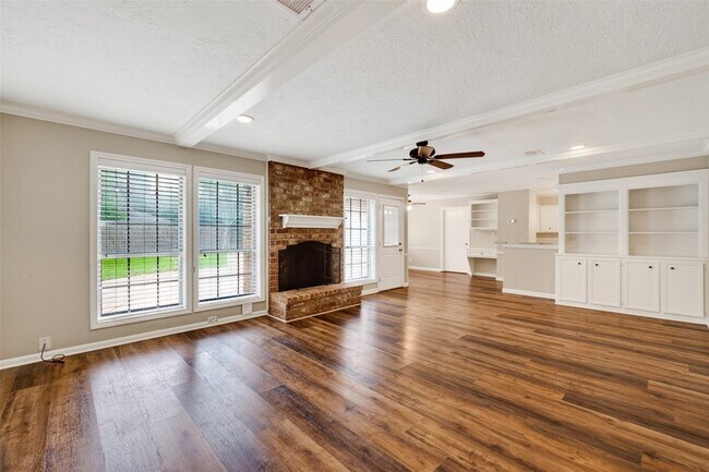 Building Photo - 18111 Shireoak Dr