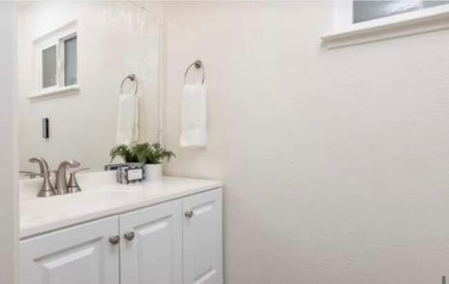 Half-bathroom on the first floor - 6 Crippleridge Ct