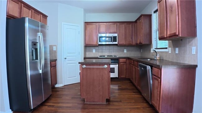 Building Photo - 3440 Kentwater Dr