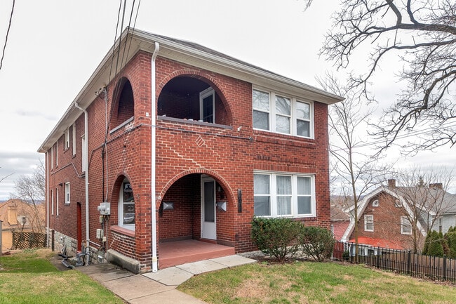 Welcome home! Charming duplex situated on a quiet dead-end street in Brighton Heights. - 203 Richbarn