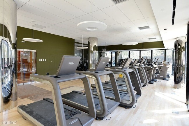 Foto del edificio - 420 E 61st St