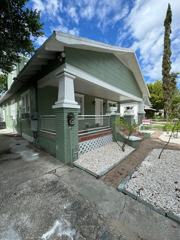 Primary Photo - 1305 E 17th Ave