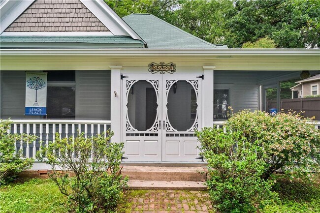 Foto del edificio - 240 Melrose Ave