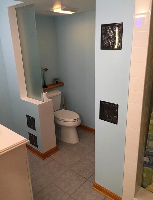 Building Photo - 4845 W 14th St