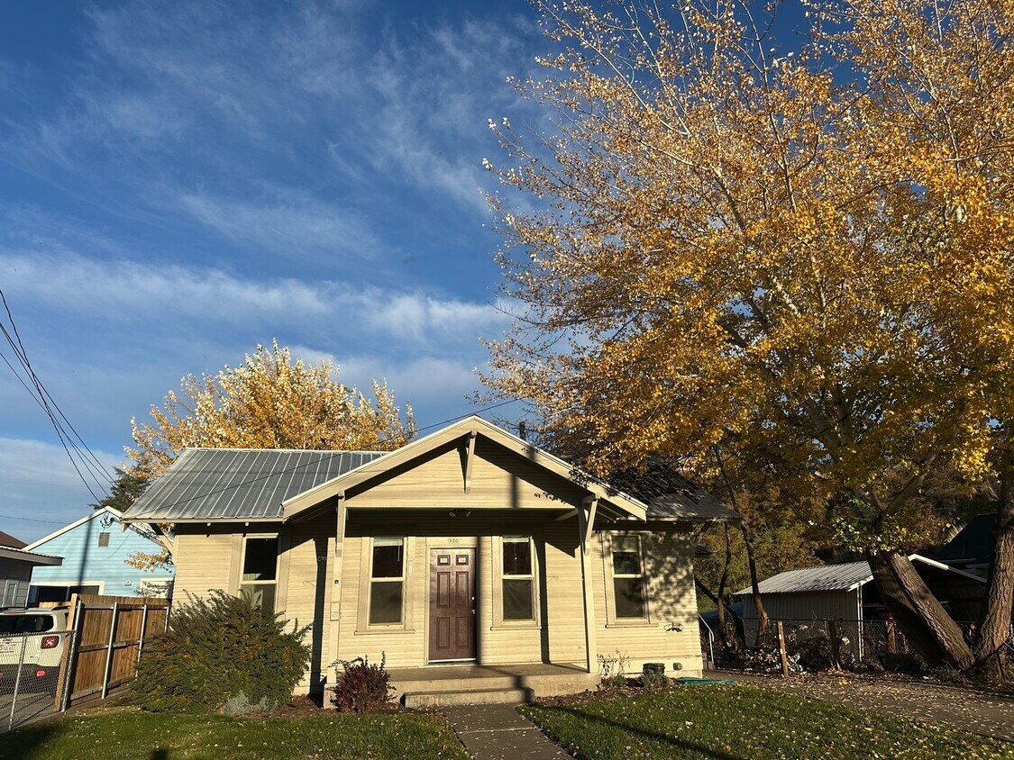 Foto principal - Freshly Updated 2-Bedroom Home!