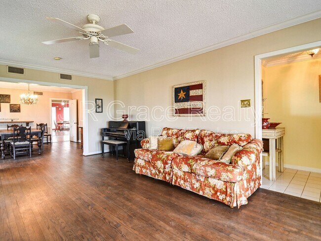 Foto del edificio - 1308 White River Dr