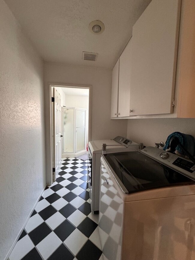 Building Photo - BEAUTIFULLY Updated Home with Pool+ Modern...