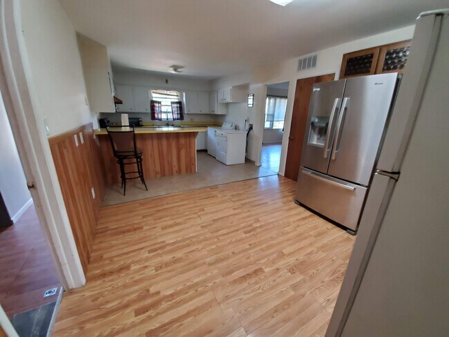 Cocina - 1004 S Taft Hill Rd