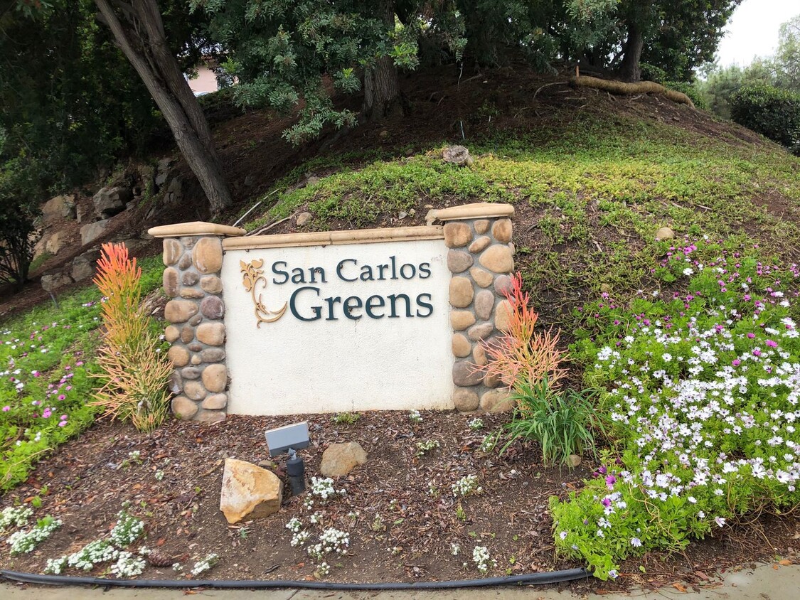 Foto principal - San Carlos 2/2 Upgraded Condo For Lease