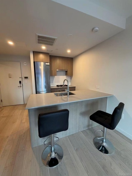 Photo - 131-02B 40th Road Unit 7O