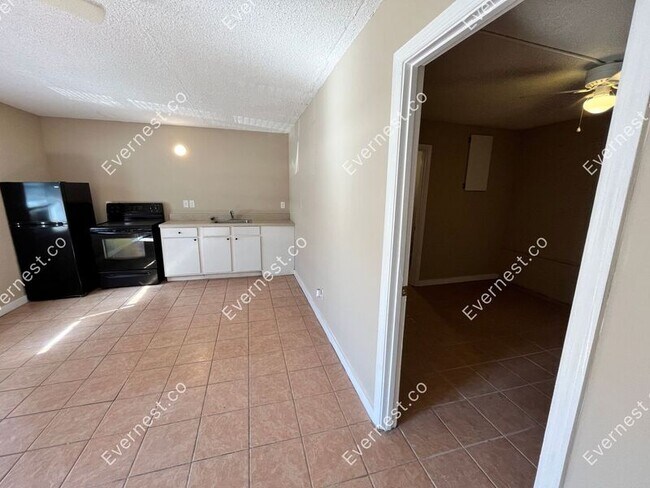 Foto del edificio - 925 Shallowford Rd