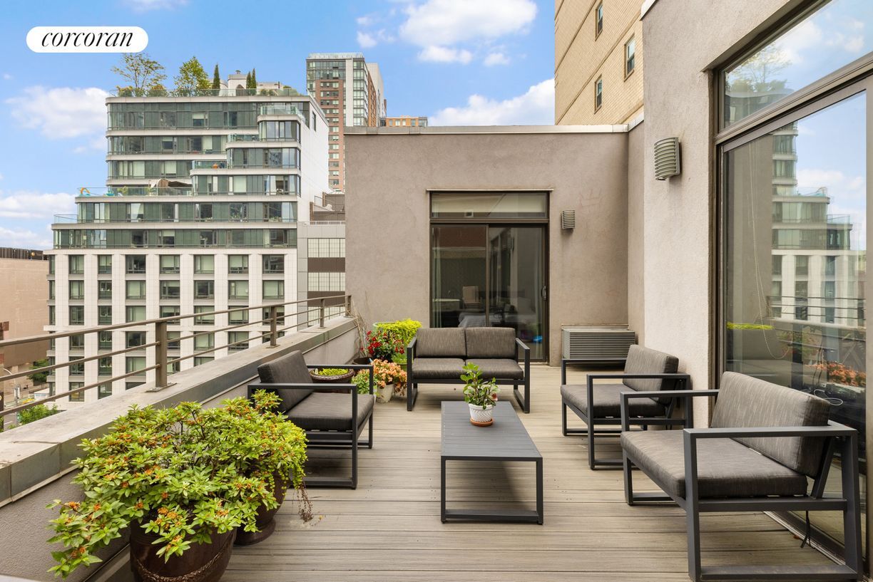 Foto principal - 552 W 43rd St