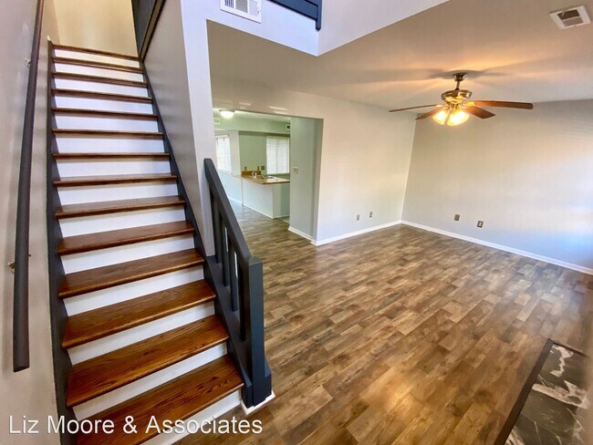 Building Photo - 2 br, 2.5 bath House - 1116 North Green Drive