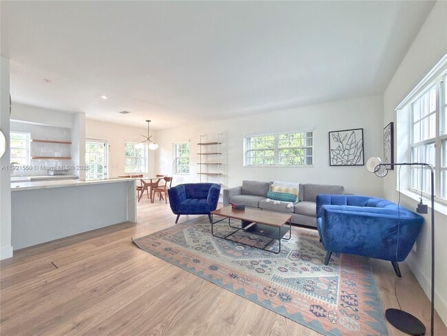 Building Photo - 2750 SW 28th Ct